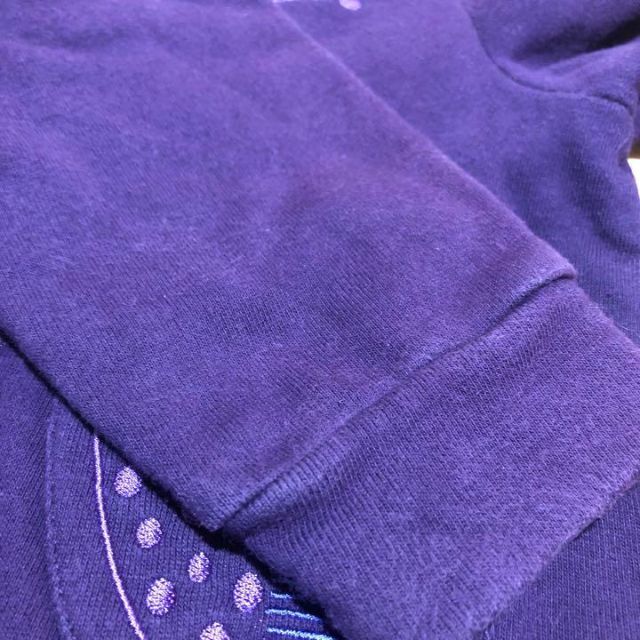 ANNA SUI mini(アナスイミニ)のアナスイ　ANNA SUI  紫　パーカー　リンゴ　林檎　りんご　女の子　110 キッズ/ベビー/マタニティのキッズ服女の子用(90cm~)(ジャケット/上着)の商品写真