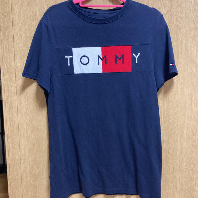 TOMMY HILFIGER(トミーヒルフィガー)のTOMY HILFIGER トミーネイビー　Tシャツ レディースのトップス(Tシャツ(半袖/袖なし))の商品写真