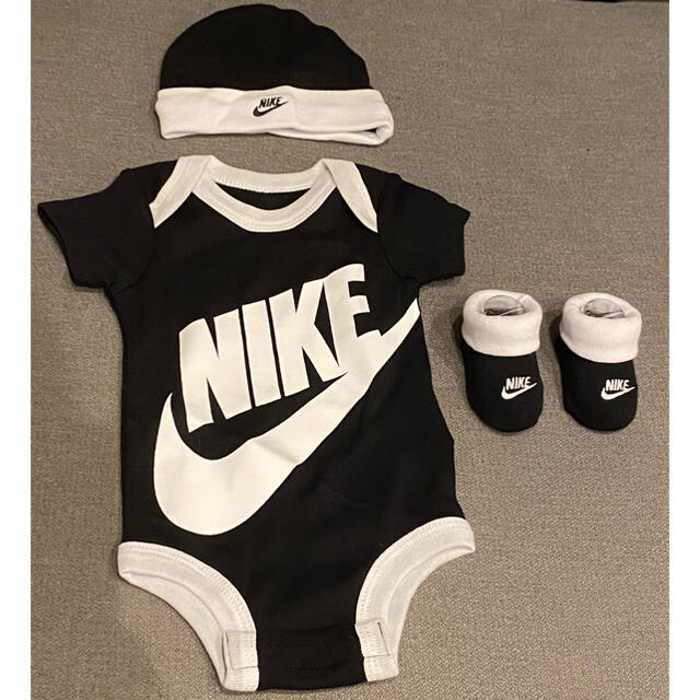 NIKE(ナイキ)のNIKEロンパースセット　新生児　5点セット キッズ/ベビー/マタニティのベビー服(~85cm)(ロンパース)の商品写真
