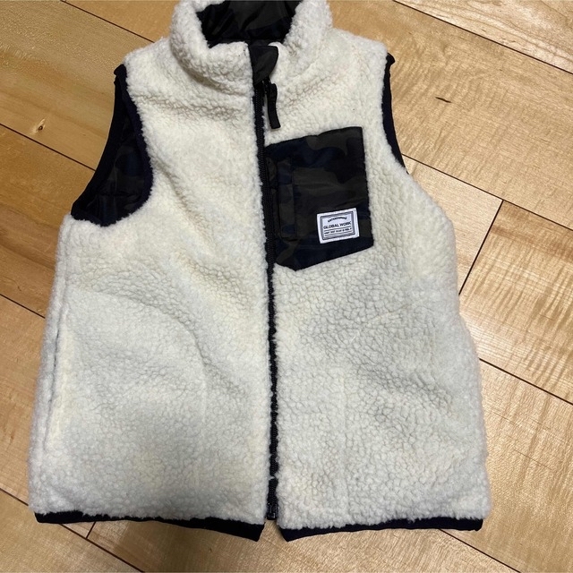 GLOBAL WORK(グローバルワーク)のキッズ　GLOBAL WORK  ダウンベスト　110cm〜120cm キッズ/ベビー/マタニティのキッズ服男の子用(90cm~)(ジャケット/上着)の商品写真