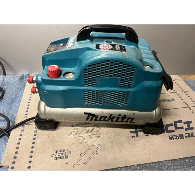 良品 高耐久 マキタ エアコンプレッサー AC461S低騒音 大容量 軽い