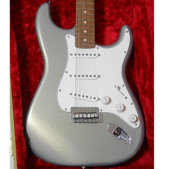 Fender 年製 ほぼ新品! Fender Mexico Player ストラトの通販