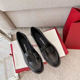 Salvatore Ferragamo - 未使用品 フェラガモ ローファー レザー