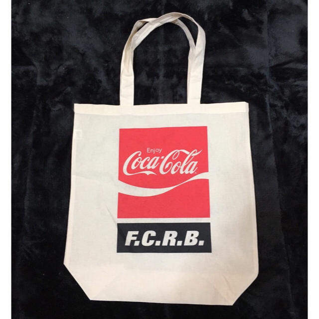 F.C.R.B.(エフシーアールビー)のF.C.R.B.×Coca-Cola トートバッグ 非売品 新品未使用 送料込 メンズのバッグ(トートバッグ)の商品写真