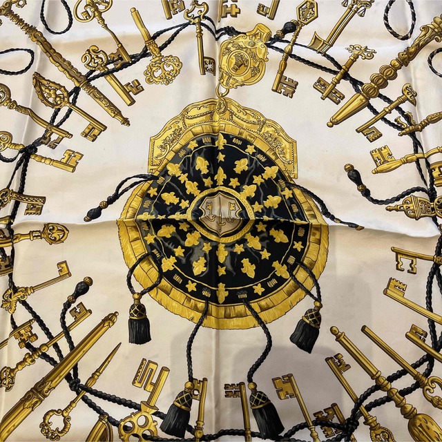 HERMES(エルメス)カレ90 LES CLES 鍵柄スカーフ大判ストール