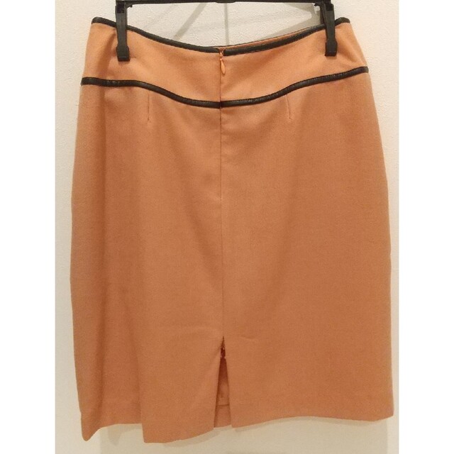 ecruefil(エクリュフィル)の秋スカート レディースのスカート(ひざ丈スカート)の商品写真