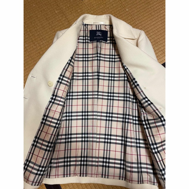 BURBERRY(バーバリー)のバーバリーロンドン ピーコート チェック　ホワイト レディースのジャケット/アウター(ピーコート)の商品写真