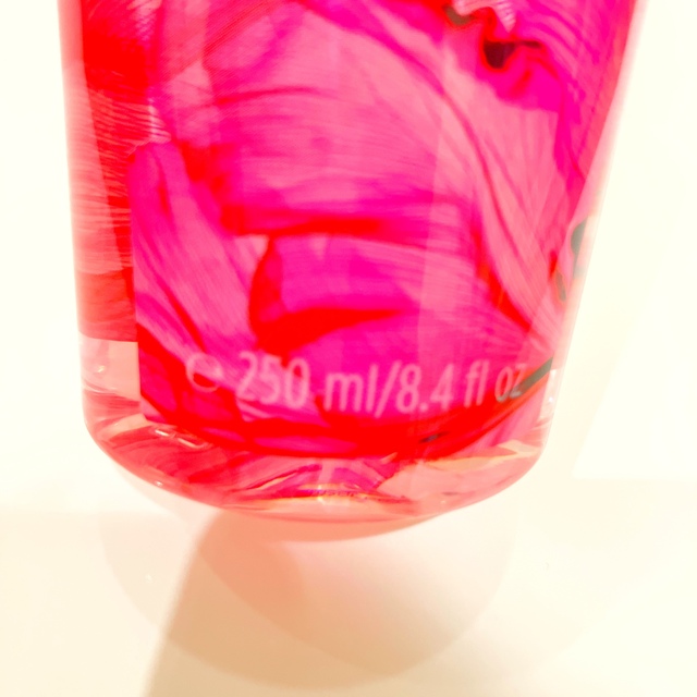 Victoria's Secret(ヴィクトリアズシークレット)のヴィクトリアシークレット ボディミスト シアラブ  250mL フレグランス香水 コスメ/美容の香水(香水(女性用))の商品写真