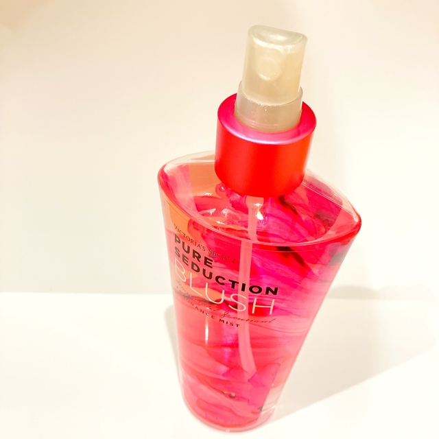 Victoria's Secret(ヴィクトリアズシークレット)のヴィクトリアシークレット ボディミスト シアラブ  250mL フレグランス香水 コスメ/美容の香水(香水(女性用))の商品写真