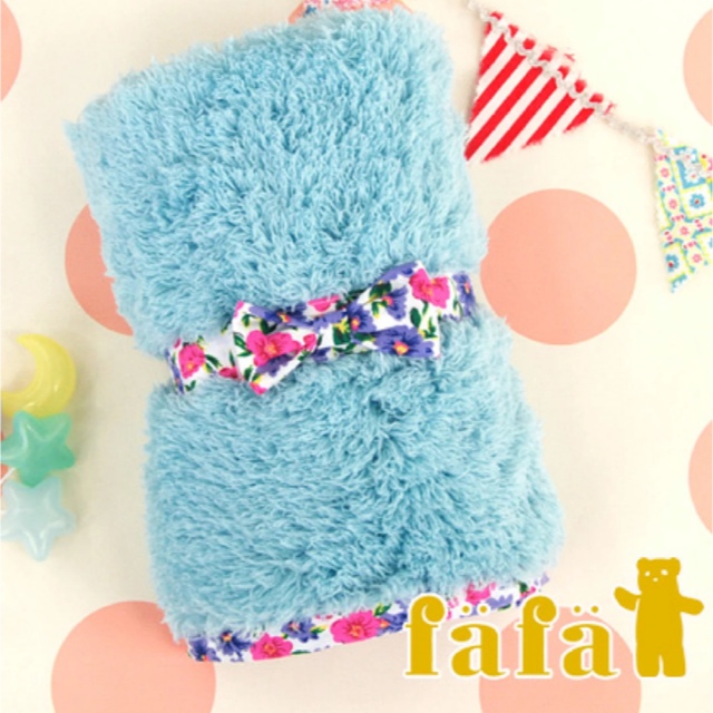 fafa(フェフェ)のfafa ブランケット　ひざ掛け　出産祝い キッズ/ベビー/マタニティのこども用ファッション小物(おくるみ/ブランケット)の商品写真