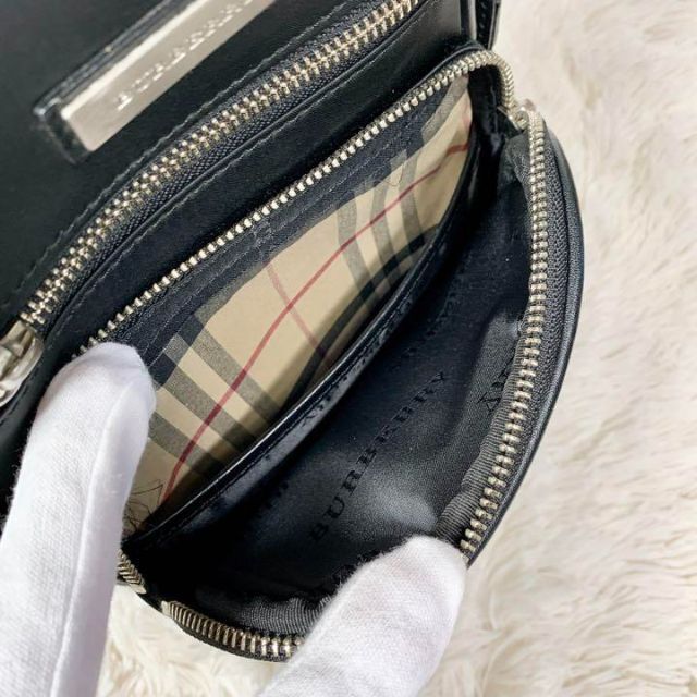 美品】バーバリー ショルダーバッグ ノバチェック 黒 ナイロン 美品】バーバリー ショルダーバッグ ノバチェック 黒 ナイロン