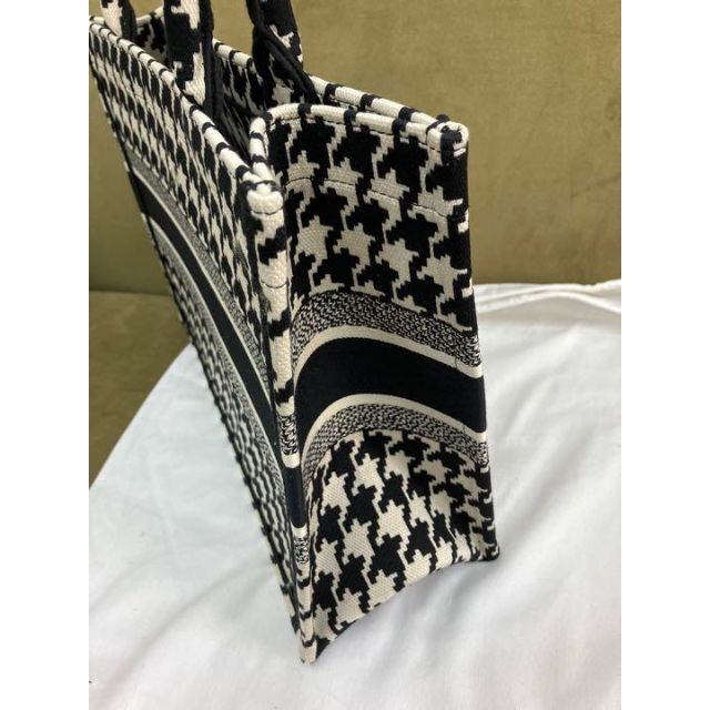 2021春夏新色】 【美品・保存袋付】クリスチャンディオール ラブリー