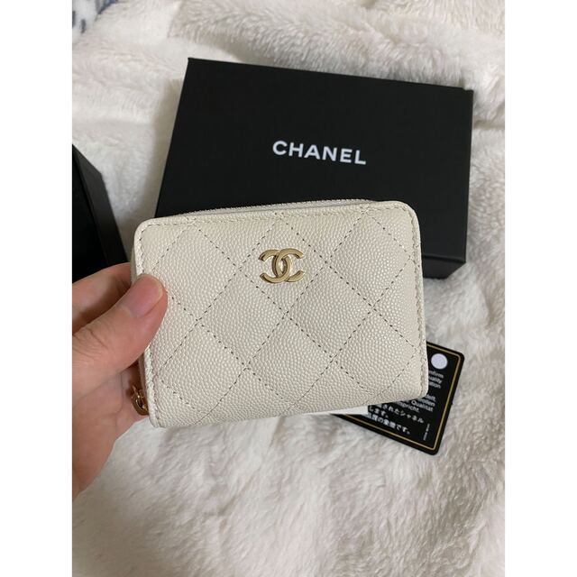 CHANEL(シャネル)の最終お値下げ　シャネル　二つ折り財布 レディースのファッション小物(財布)の商品写真