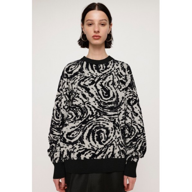 SLY(スライ)のSLY SWIRL PATTERN KNIT トップス 完売 レディースのトップス(ニット/セーター)の商品写真