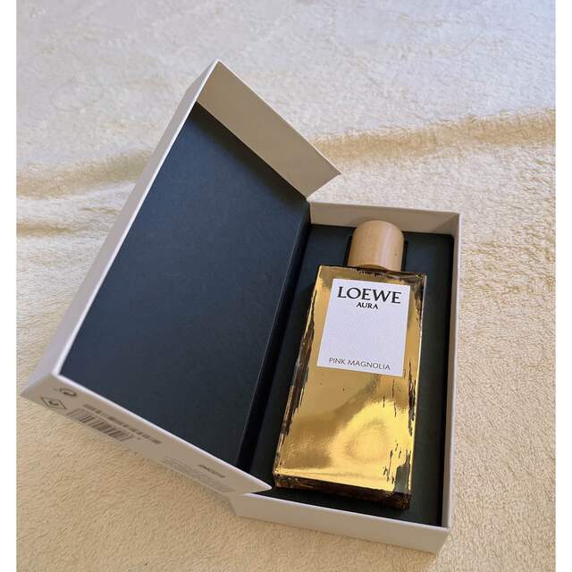 LOEWE(ロエベ)の【売り切り希望❣️】LOEWE 香水　ピンクマグノリア コスメ/美容の香水(香水(女性用))の商品写真