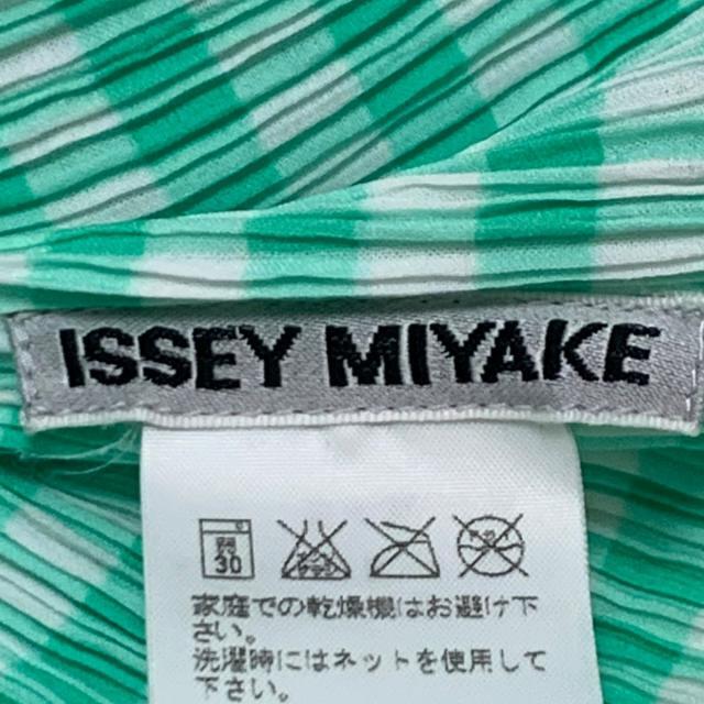 ISSEY MIYAKE(イッセイミヤケ)のイッセイミヤケ アンサンブル レディース - レディースのトップス(アンサンブル)の商品写真