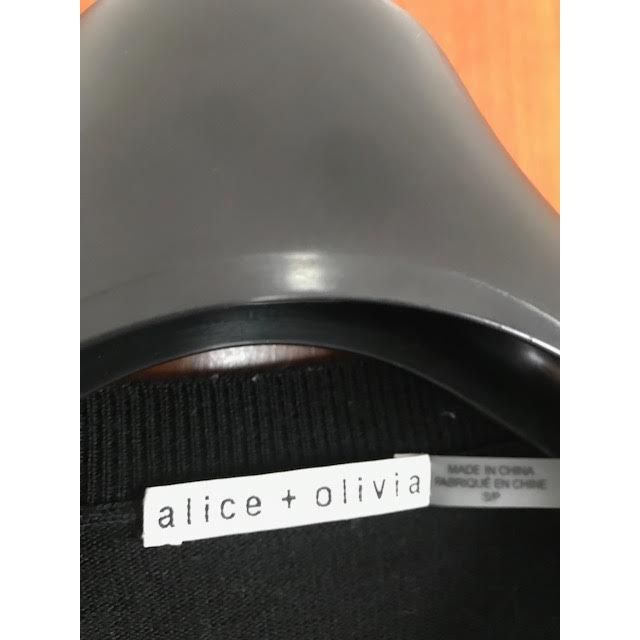 Alice+Olivia(アリスアンドオリビア)のAlice+Olivia ワッペン ウール ニット セーター レディースのトップス(ニット/セーター)の商品写真