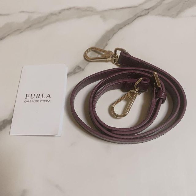 Furla(フルラ)の【新品未使用】フルラ　パイパー　2way ショルダーバッグ　ゴールド チャーム レディースのバッグ(ショルダーバッグ)の商品写真