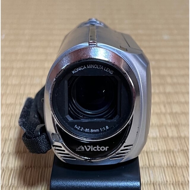 Victor(ビクター)のビクターのビデオカメラ　Everio GZ-MS230S ユーズド スマホ/家電/カメラのカメラ(ビデオカメラ)の商品写真