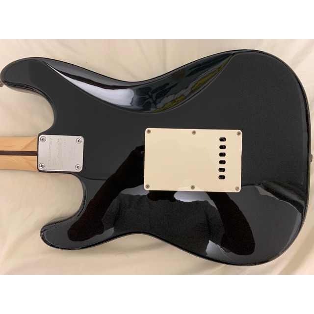 Fender(フェンダー)のSquire Fender フェンダーストラトスクワイヤ　20周年　トレモロ黒 楽器のギター(エレキギター)の商品写真