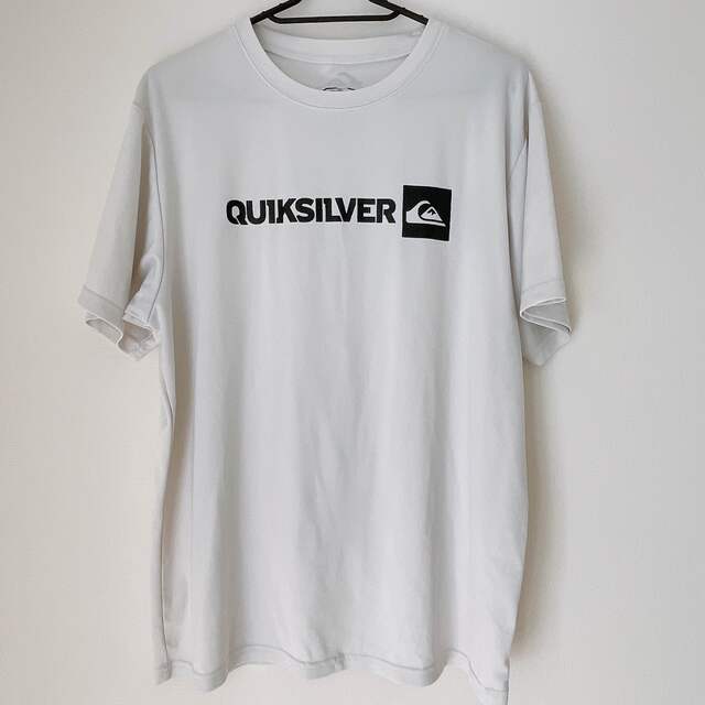 QUIKSILVER(クイックシルバー)のQUIKSILVER♡白Tシャツ メンズのトップス(Tシャツ/カットソー(半袖/袖なし))の商品写真