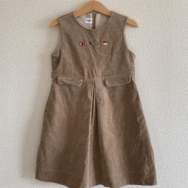 familiar(ファミリア)のファミリア　コーデュロイ　ジャンパースカート　ワンピース  110 キッズ/ベビー/マタニティのキッズ服女の子用(90cm~)(ワンピース)の商品写真