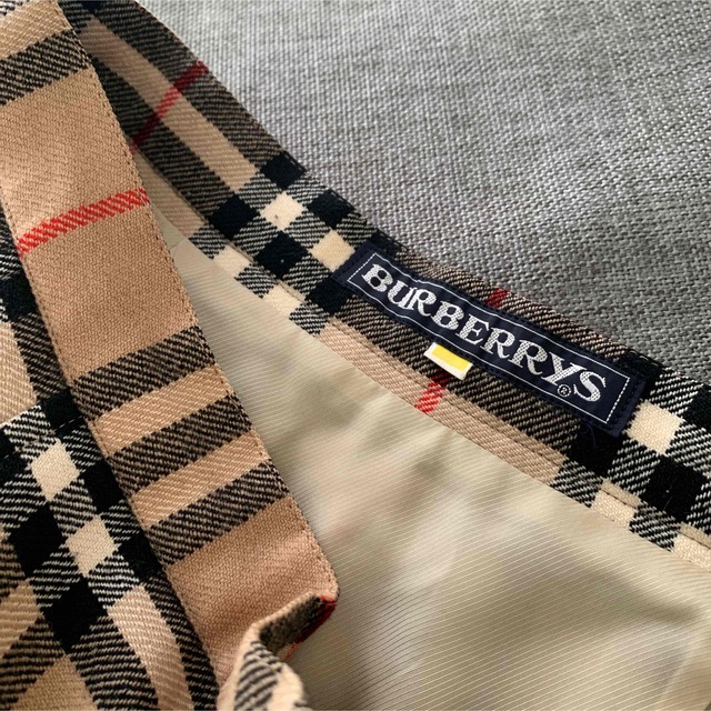 BURBERRY(バーバリー)のヴィンテージ　ノバチェック　バーバリー　スカート  美品 レディースのスカート(ひざ丈スカート)の商品写真