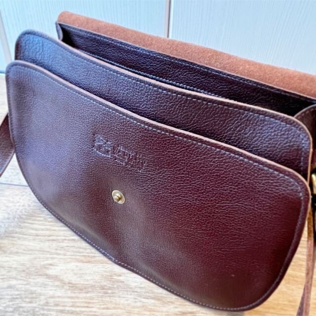 【IL BISONTE】美品☆ショルダーバッグ【正規店購入の証明書あり】