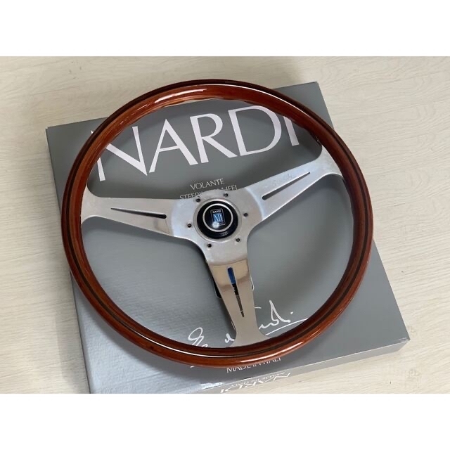 大径希少 NARDI classic ウッドステアリング 39Φ 美品 歓迎