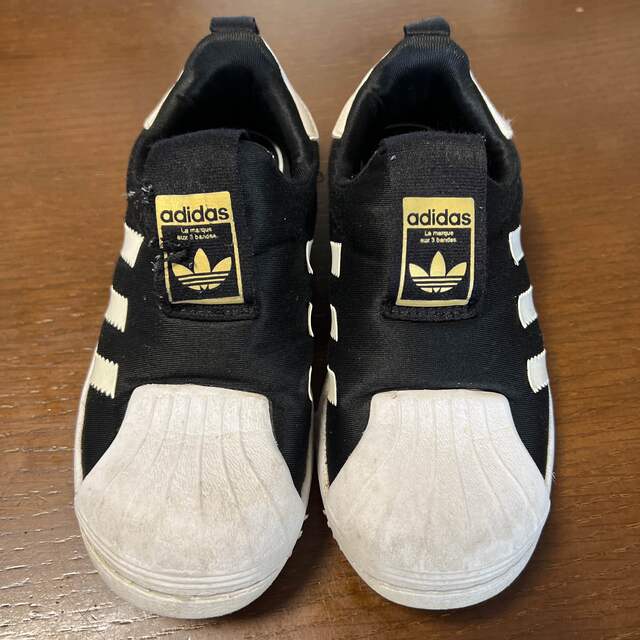 adidas(アディダス)のadidas スリッポン キッズ/ベビー/マタニティのキッズ靴/シューズ(15cm~)(スリッポン)の商品写真