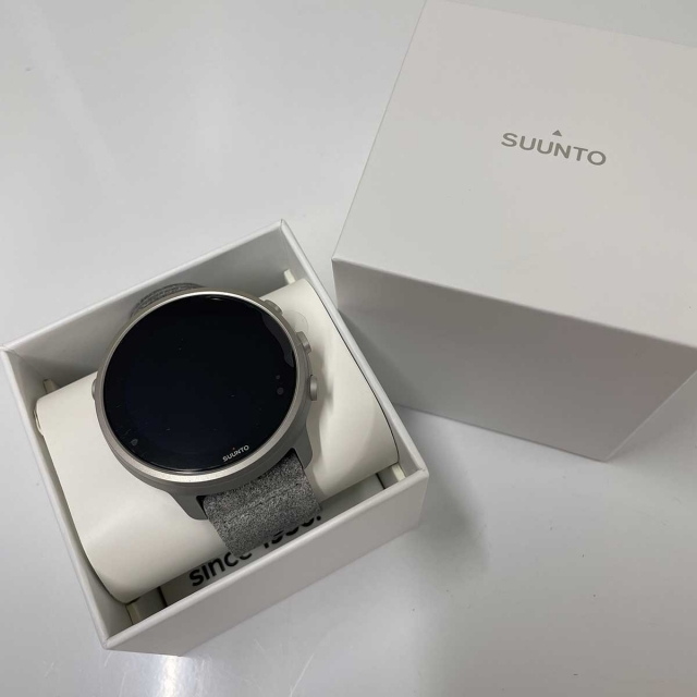 未使用 SUUNTO7 STONE GRAY TITANIUM - 腕時計(デジタル)