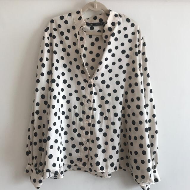 ZARA(ザラ)のZARA ドットブラウス レディースのトップス(シャツ/ブラウス(長袖/七分))の商品写真