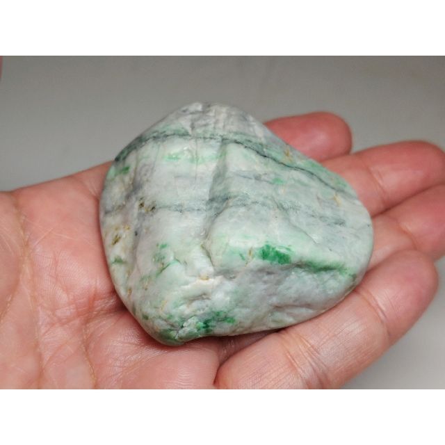 白緑 148g 翡翠 ヒスイ 翡翠原石 原石 鉱物 鑑賞石 自然石 誕生石