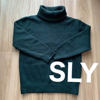 スライ(SLY)のスライ　ニット セーター　ハイネック　グリーン　SLY(ニット/セーター)