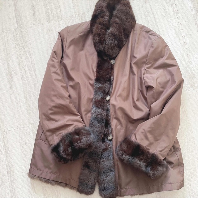 BALMAIN(バルマン)の バルマン　ファーコート　ロリス　シルク100%　リバーシブル　 レディースのジャケット/アウター(毛皮/ファーコート)の商品写真