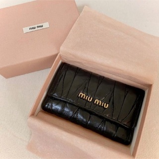 ミュウミュウ(miumiu)のmiumiu ミュウミュウ　キーケース　マテラッセ　ブラック　正規品　箱付き(キーケース)