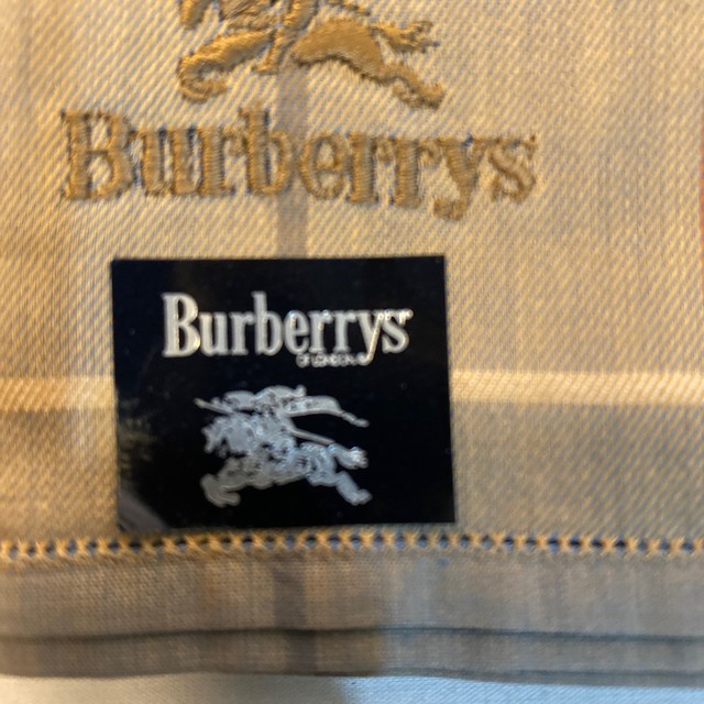 BURBERRY(バーバリー)のBurberrys ハンカチ　未使用品　ブラウン　ホース刺繍　#2272 レディースのファッション小物(ハンカチ)の商品写真