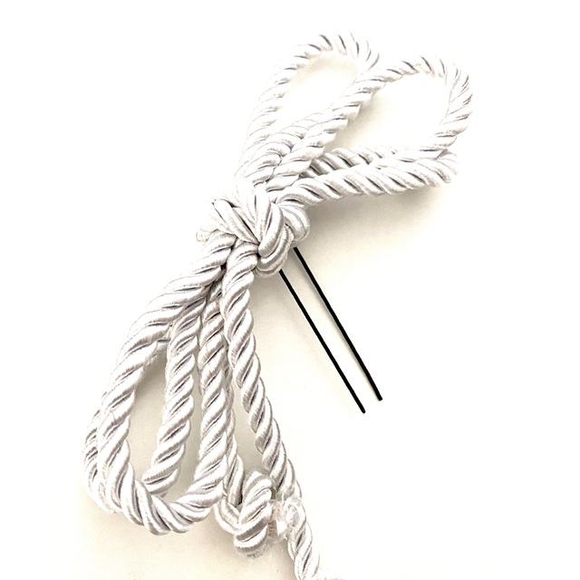 594番 和柄リボンとつまみ細工の髪飾り ハンドメイドのアクセサリー(ヘアアクセサリー)の商品写真