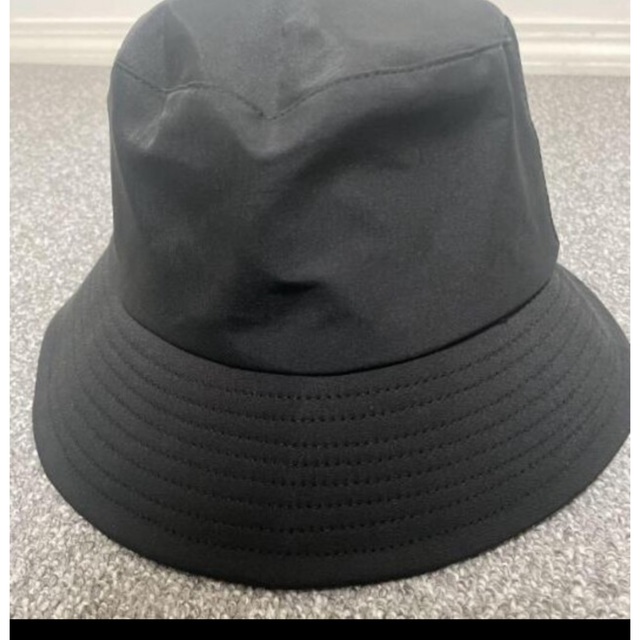 新品未使用品　タグ付き　PRADA プラダ　バケットハット　ノベルティ　帽子 メンズの帽子(ハット)の商品写真