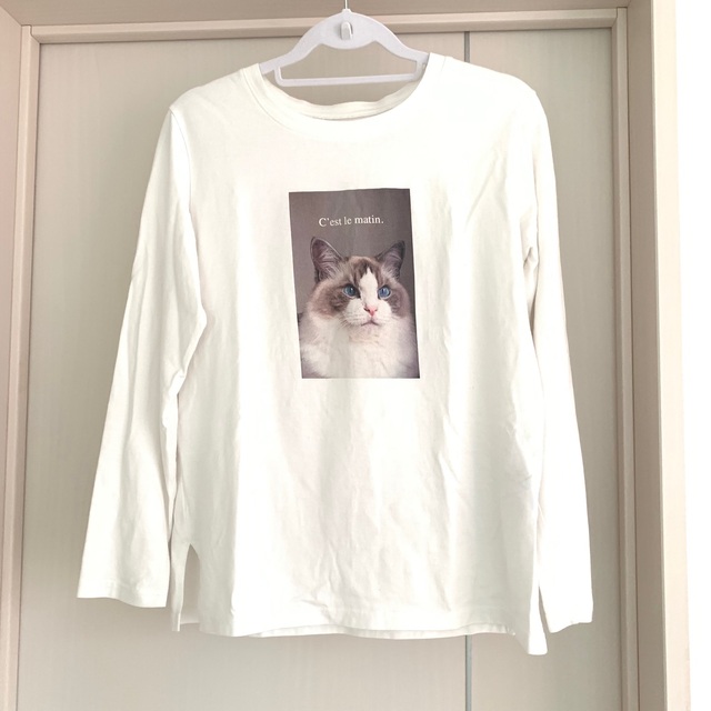 NATURAL BEAUTY BASIC(ナチュラルビューティーベーシック)の猫ちゃんプリントT メンズのトップス(Tシャツ/カットソー(半袖/袖なし))の商品写真