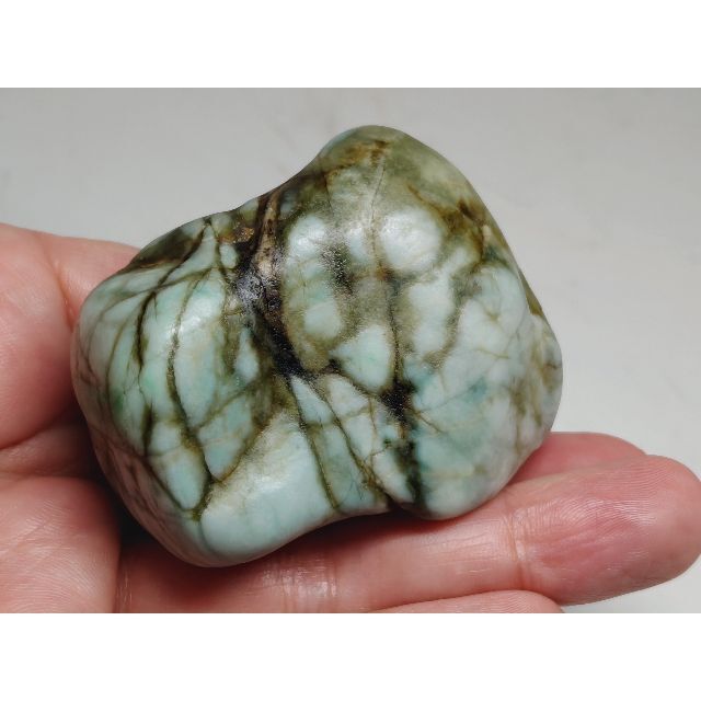 淡青緑 162g 翡翠 ヒスイ 翡翠原石 原石 鉱物 鑑賞石 自然石 誕生石宝石