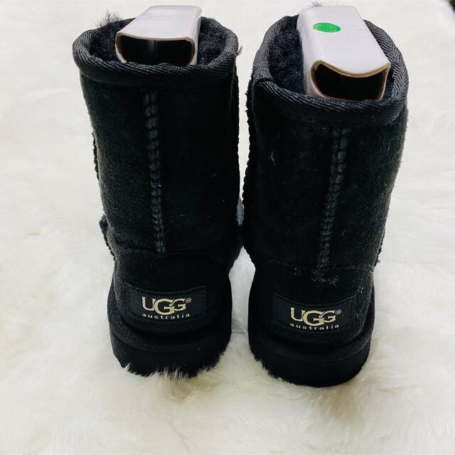 UGG(アグ)の美品UGGアグ　キッズ　ブラック黒　15cm US8 キッズ/ベビー/マタニティのキッズ靴/シューズ(15cm~)(ブーツ)の商品写真