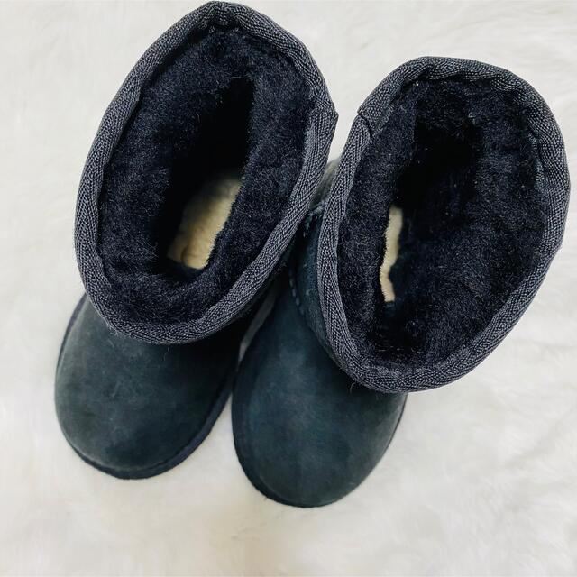 UGG(アグ)の美品UGGアグ　キッズ　ブラック黒　15cm US8 キッズ/ベビー/マタニティのキッズ靴/シューズ(15cm~)(ブーツ)の商品写真