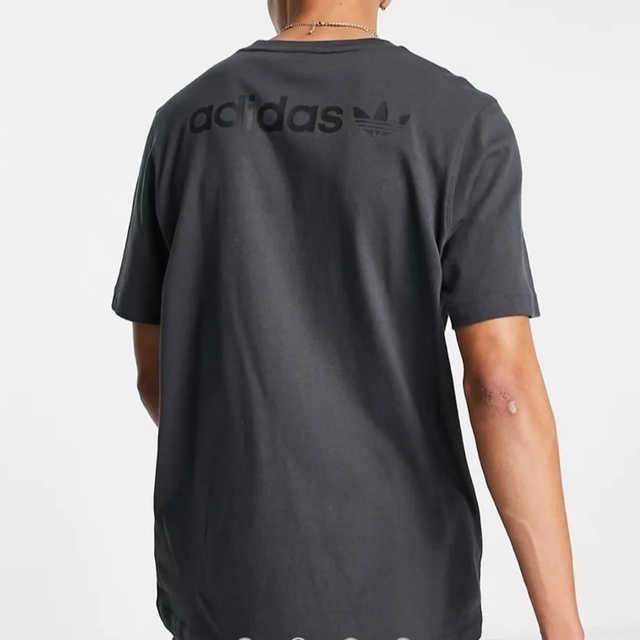 adidas(アディダス)のadidas Tシャツ  ブラック UK-XL メンズのトップス(Tシャツ/カットソー(半袖/袖なし))の商品写真