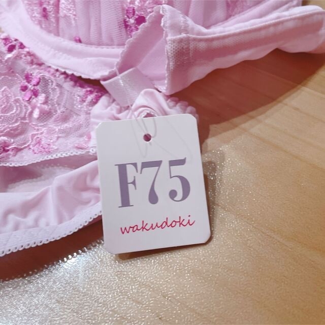 モテブラ　F75/L  ピンク花刺繍　可愛い　フェミニン　清楚 レディースの下着/アンダーウェア(ブラ&ショーツセット)の商品写真
