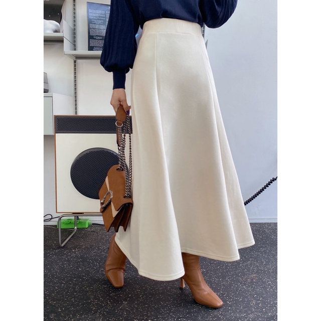 dholic(ディーホリック)の【新品未使用】DHOLICウエストゴムフレアスカート ライトベージュ レディースのスカート(ロングスカート)の商品写真