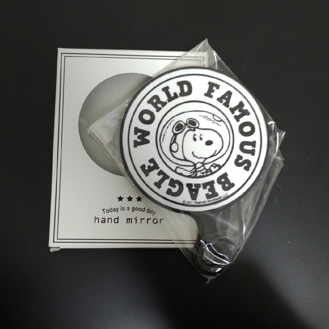 SNOOPY(スヌーピー)の手鏡(スヌーピー) レディースのファッション小物(ミラー)の商品写真