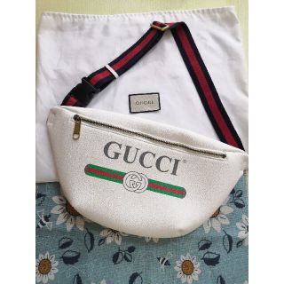 Gucci - 大人気!❤新品同様 グッチ❇️スモール ボディーバック❇️ロングベルトタイプ