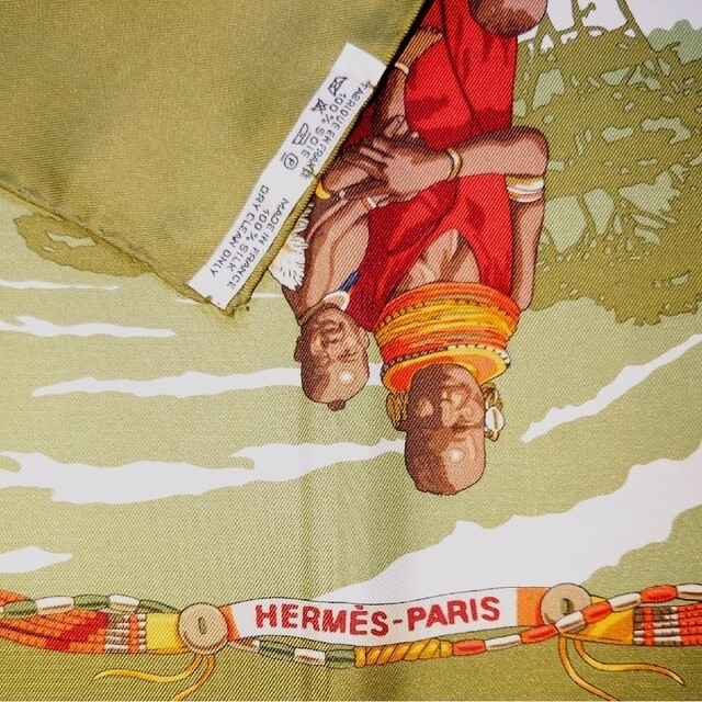 HERMES エルメススカーフカレ90 PERLES DU KENYA