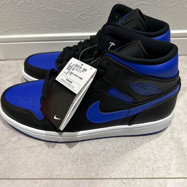 NIKE(ナイキ)のNIKEAIRJORDAN1MIDblack/hyperroyal-white  メンズの靴/シューズ(スニーカー)の商品写真